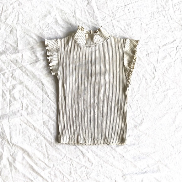 Zara Turtle neck, short sleeve ribbed material - Picture 1 of 4